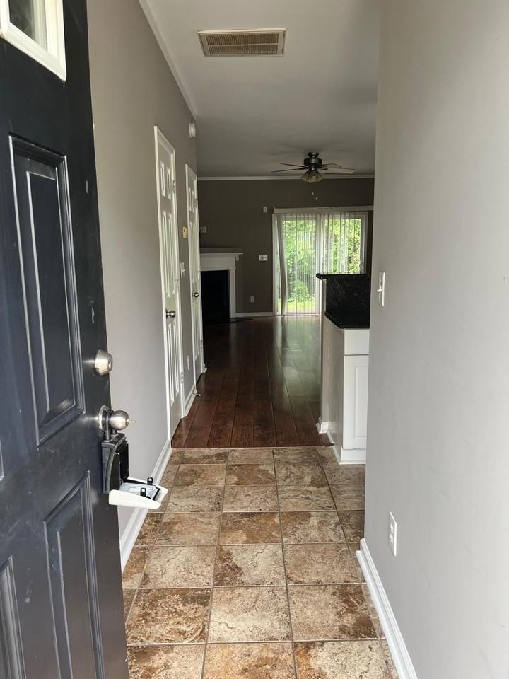 321 Woodson Dr - Photo 4 of 24