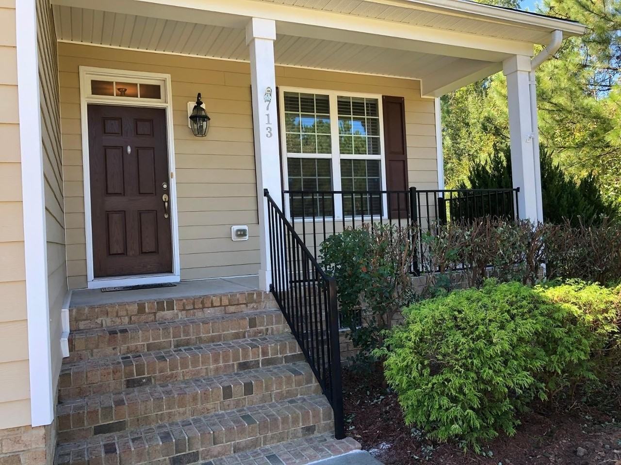 713 Bay Bouquet Ln - Photo 2 of 34