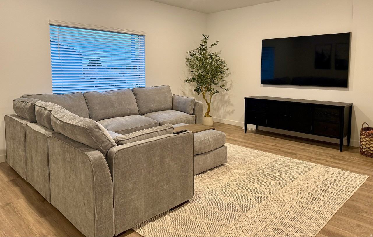 1262 N 275 E - Photo 7 of 11