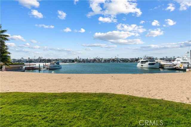 2411 Bayshore Dr - Photo 2 of 8