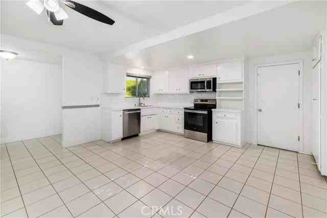 25141 Mackenzie St - Photo 4 of 8