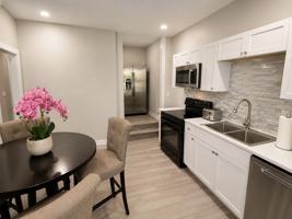 featured image of E 7th St