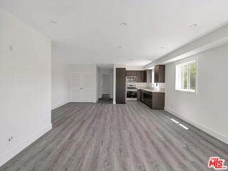 5752 Kester Ave - Photo 3 of 8