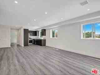 5752 Kester Ave - Photo 4 of 8