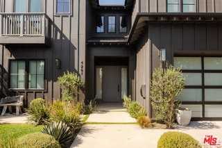 4261 Denny Ave - Photo 2 of 8