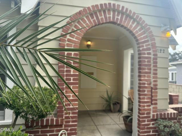 2122 Navarro Ave - Photo 2 of 8
