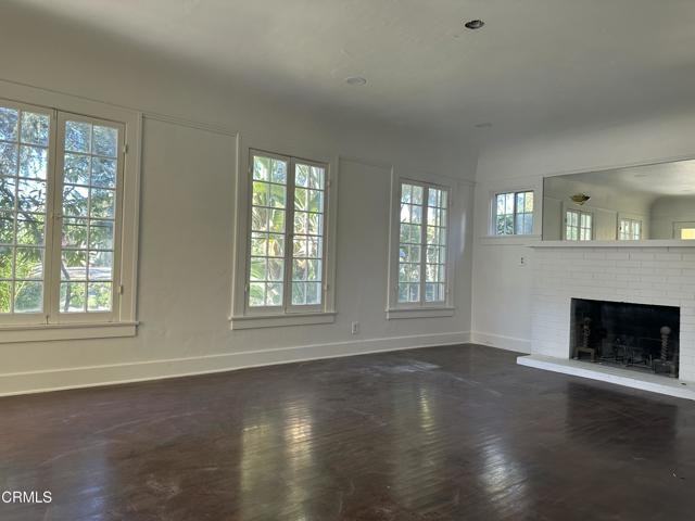 2122 Navarro Ave - Photo 7 of 8