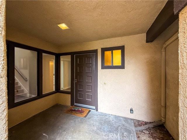 1034 S Romney Dr - Photo 5 of 8