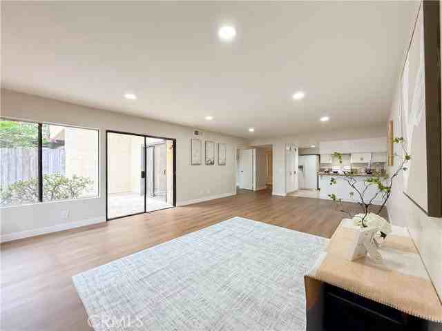 1034 S Romney Dr - Photo 7 of 8