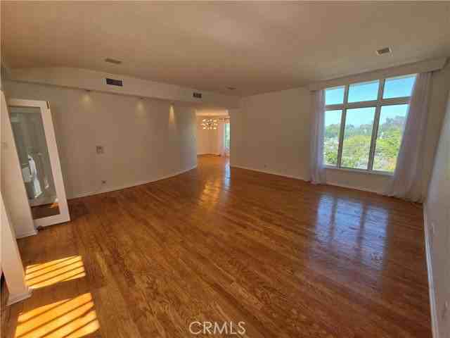 310 S Thurston Ave - Photo 6 of 8