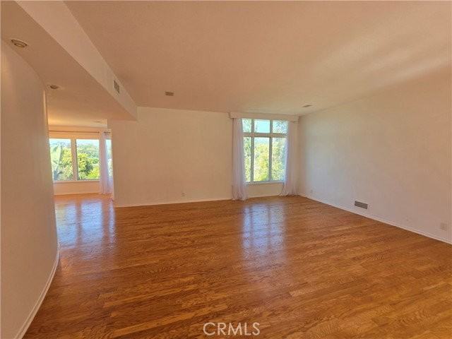 310 S Thurston Ave - Photo 7 of 8