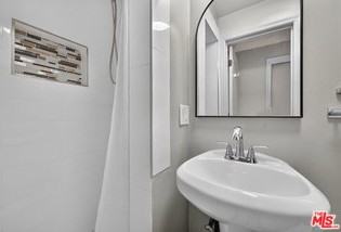 1727 Delaware Ave - Photo 7 of 7