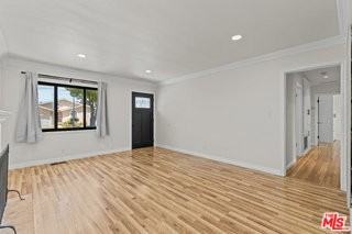 7212 W 91st St - Photo 3 of 8