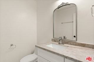 1315 S Saltair Ave #203 - Photo 5 of 8