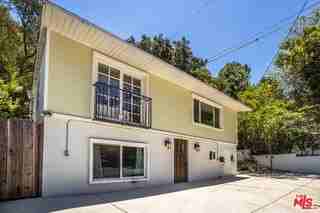 8876 Wonderland Ave - Photo 2 of 8