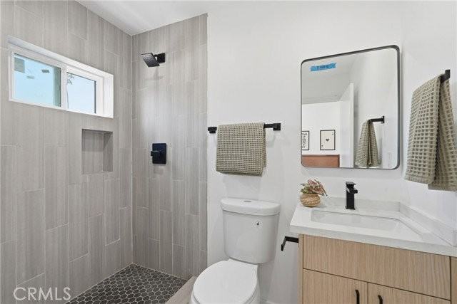 1430 S Cloverdale Ave #1-2 - Photo 3 of 8