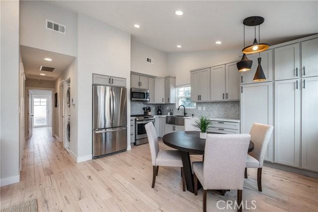 4039 Clayton Ave - Photo 5 of 8