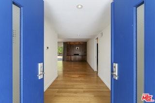 6225 S Corning Ave - Photo 2 of 8