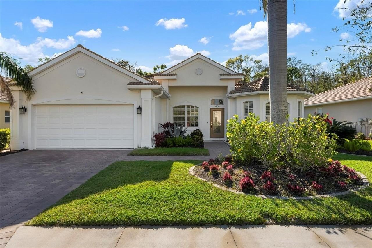 404 Golden Harbour Trl