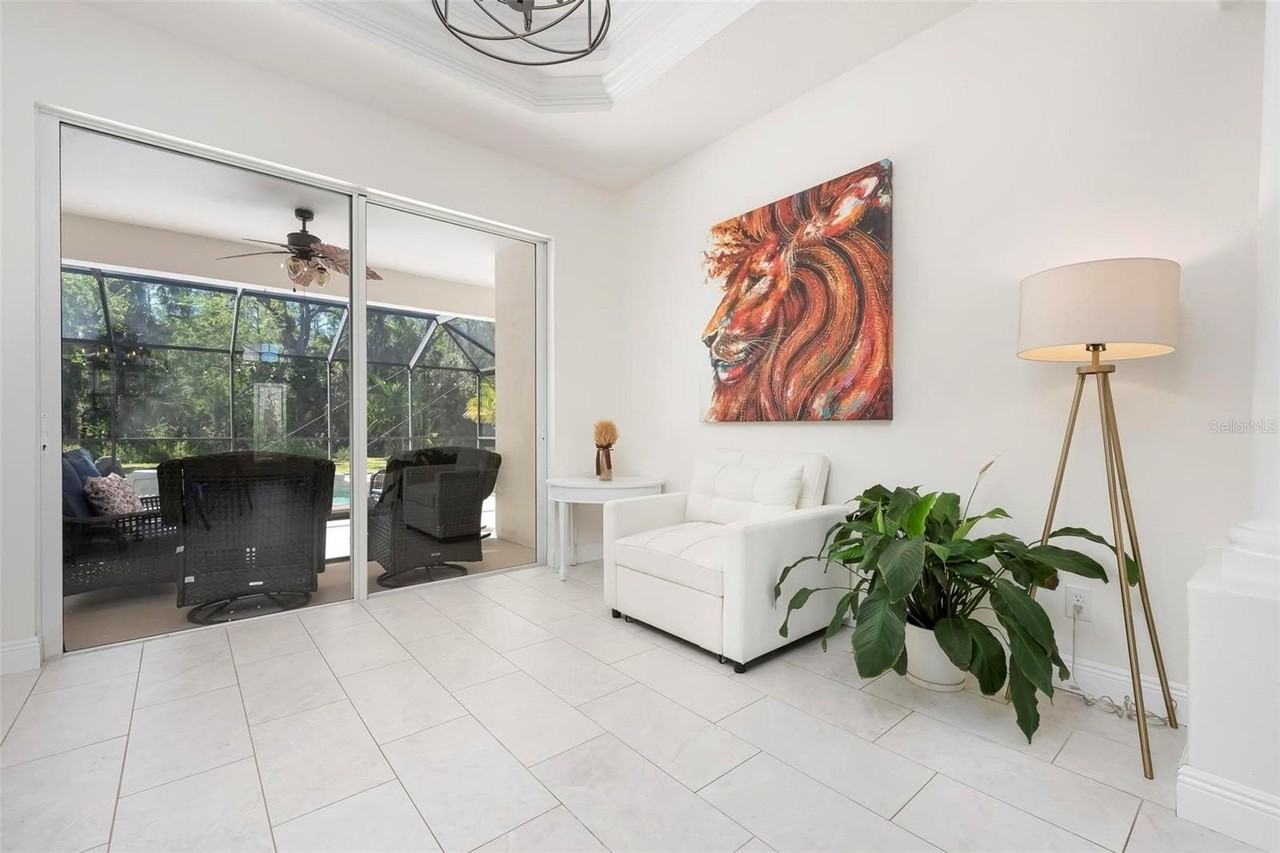 404 Golden Harbour Trl - Photo 7 of 47