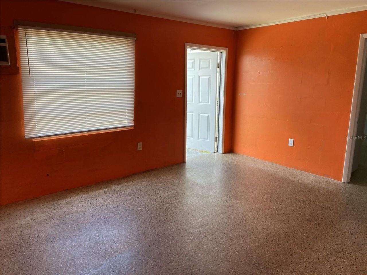 740 W Anderson St - Photo 3 of 14