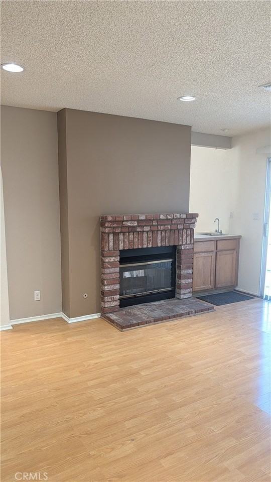 212 Brandywine Ct - Photo 3 of 5