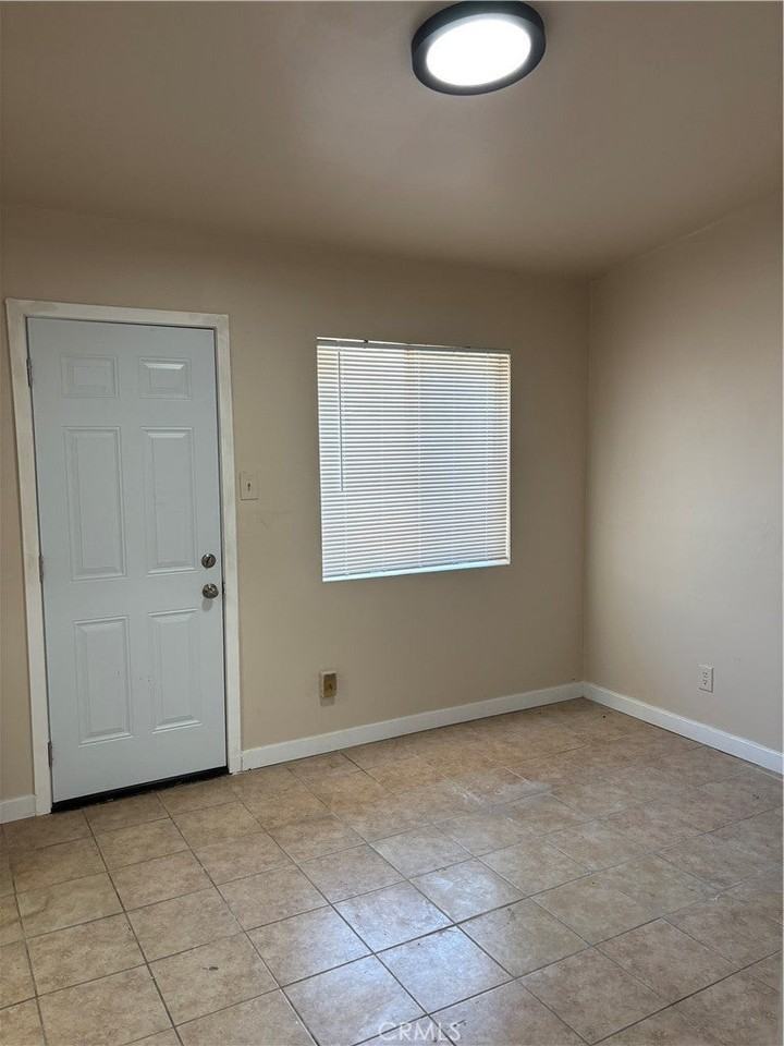 4029 Johnson St - Photo 5 of 8