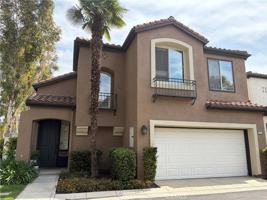 featured image of 43 Del Trevi