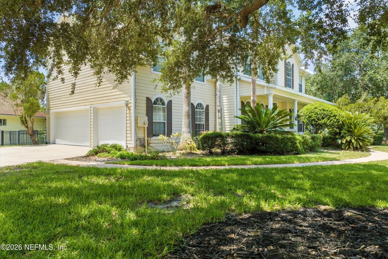 7610 Sentry Oak Cir W - Photo 2 of 32