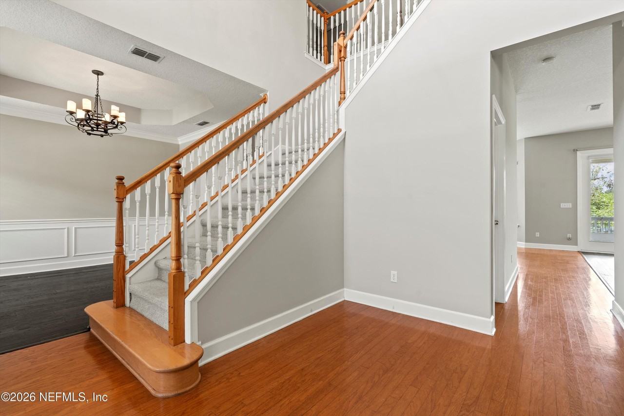 7610 Sentry Oak Cir W - Photo 4 of 32