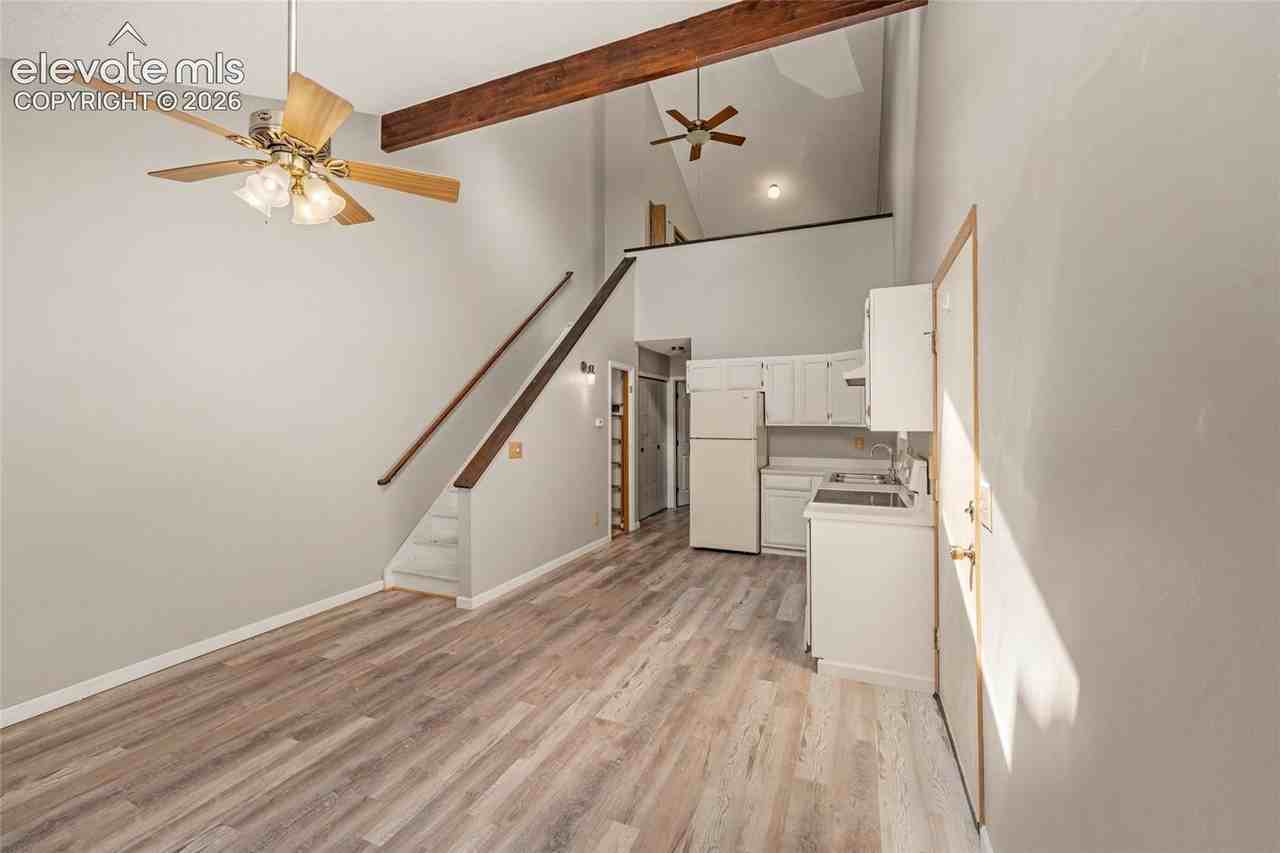 291 E Lake Ave - Photo 5 of 14