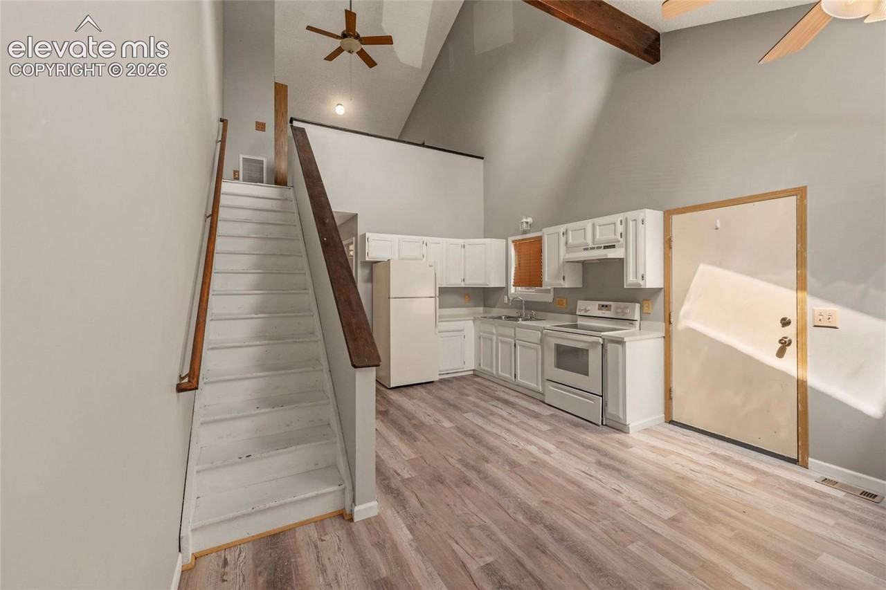 291 E Lake Ave - Photo 6 of 14