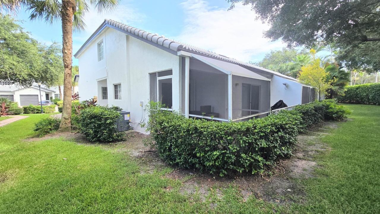6241 Nw 74th Ct - Photo 2 of 27