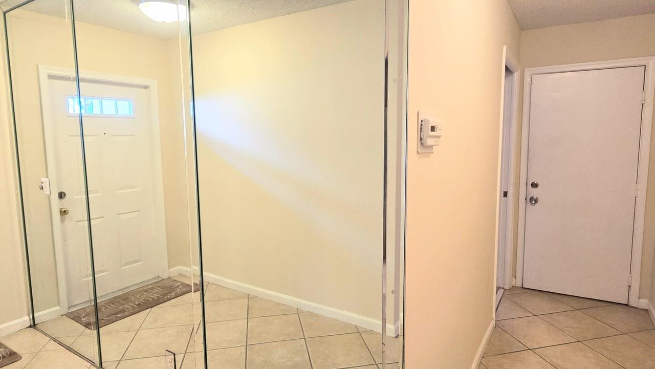 6241 Nw 74th Ct - Photo 3 of 27