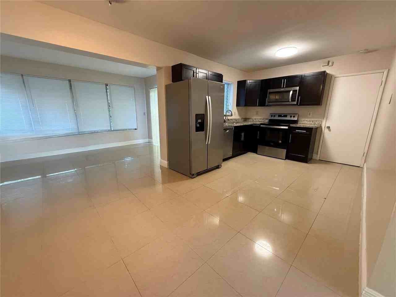 7654 Indigo St - Photo 7 of 8