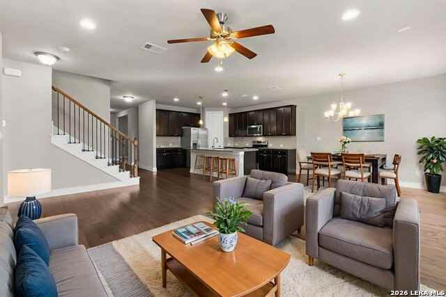 219 Lucchese St - Photo 6 of 36