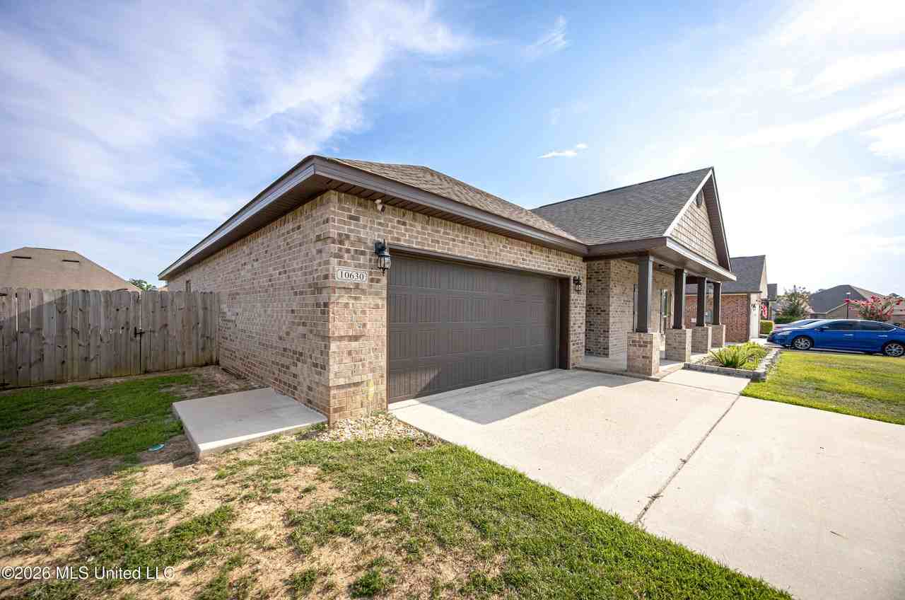 10630 Harvest Dr - Photo 2 of 41