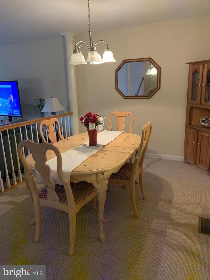 301 Backridge Ct - Photo 4 of 17