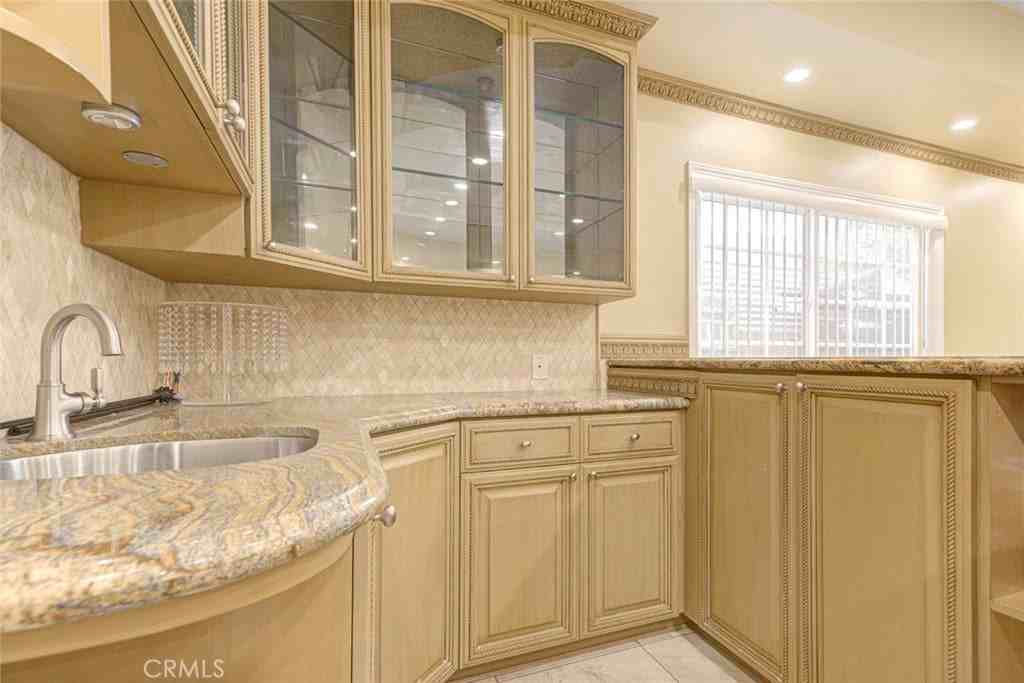 6641 Agnes Ave - Photo 5 of 14