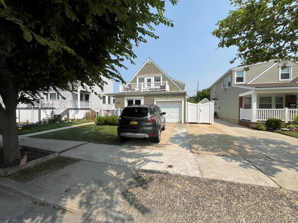 551 W Walnut St - Photo 2 of 20