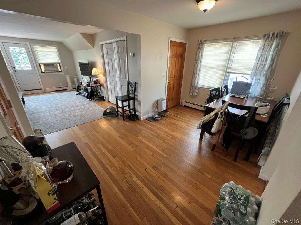 551 W Walnut St - Photo 3 of 20