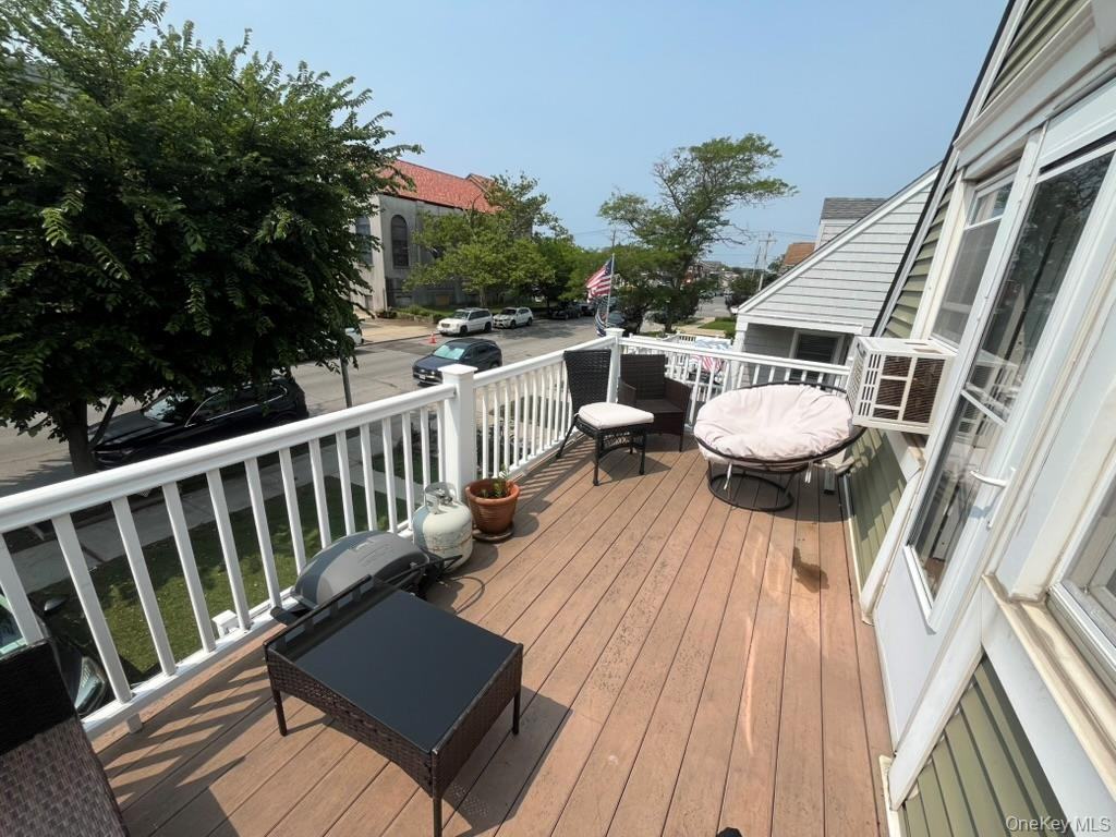 551 W Walnut St - Photo 7 of 20