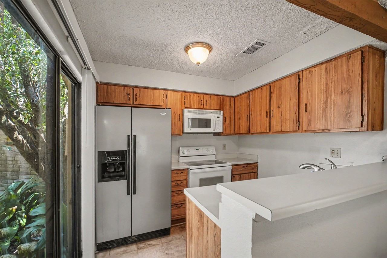 3150 Windchase Blvd - Photo 7 of 18