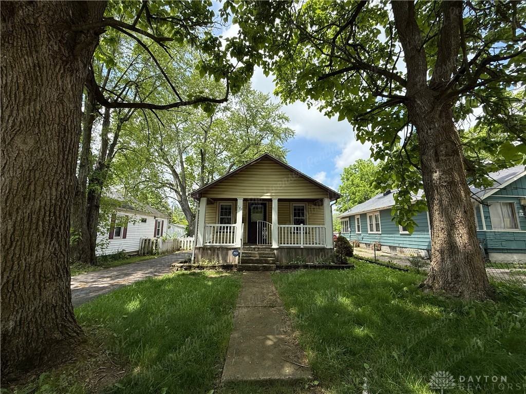 185 N Northampton Ave - Photo 2 of 20
