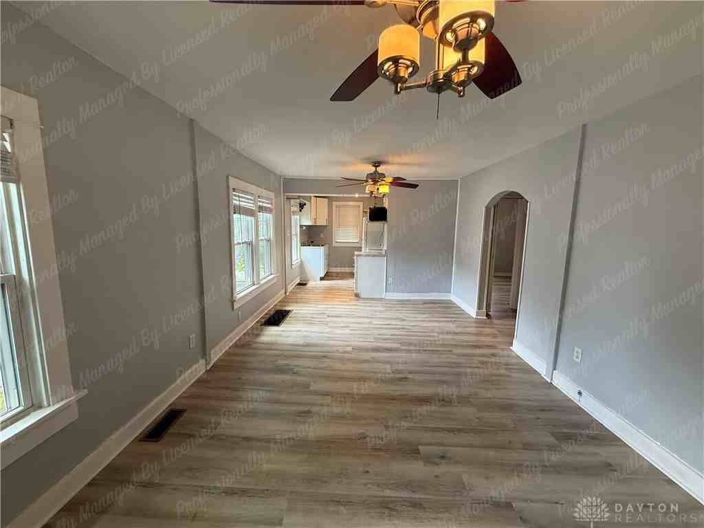 185 N Northampton Ave - Photo 5 of 20