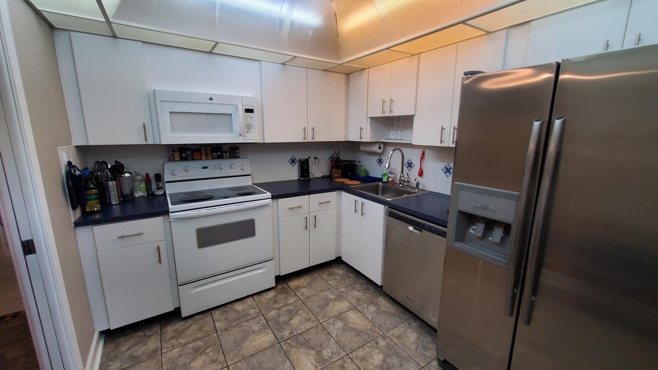 3800 Oaks Clubhouse Dr - Photo 6 of 41