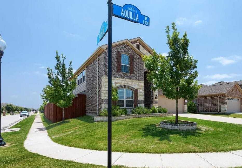 11620 Aquilla Dr - Photo 2 of 40