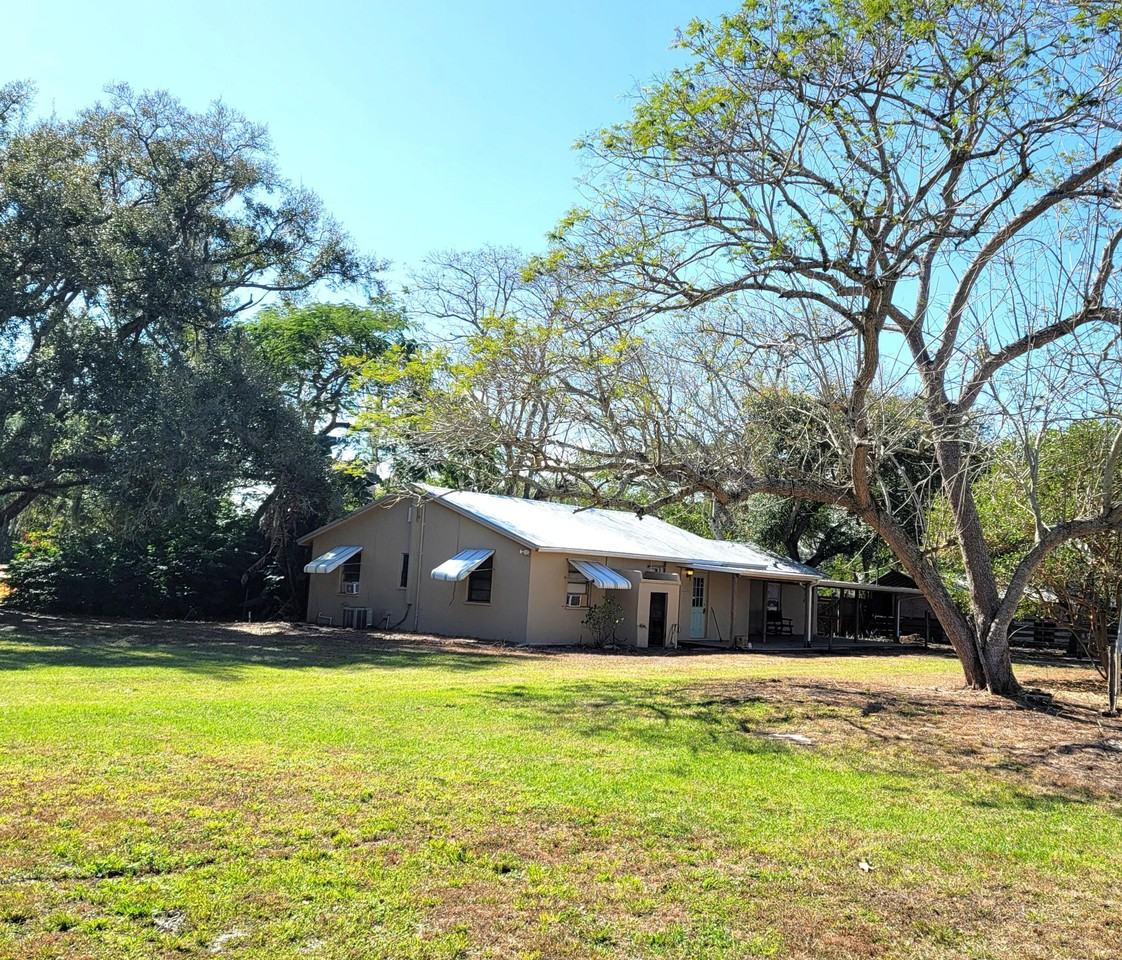 4362 W Midway Rd - Photo 2 of 19