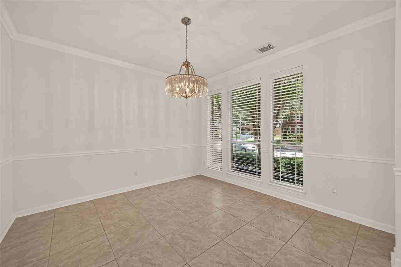 3218 Twinmont Ln - Photo 4 of 47