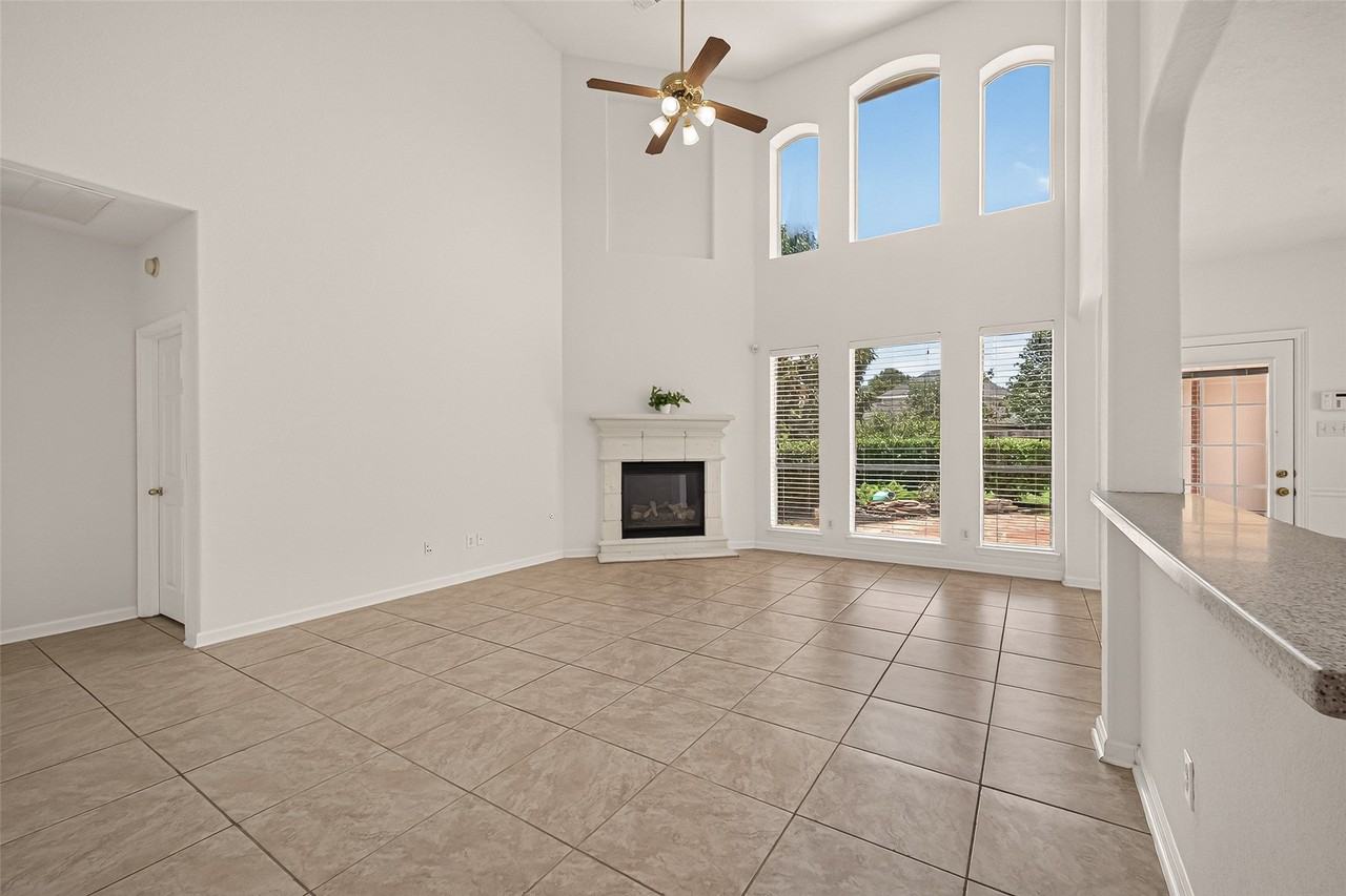 3218 Twinmont Ln - Photo 6 of 47